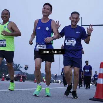 Runner Photo 7351044