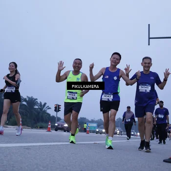 Runner Photo 7351052