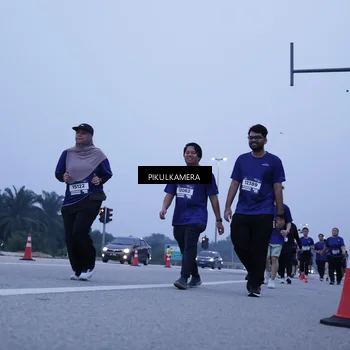 Runner Photo 7351095