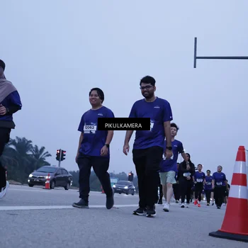 Runner Photo 7351111