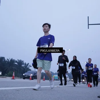 Runner Photo 7351265