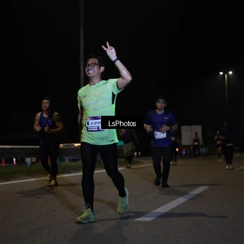 Runner Photo 7351280