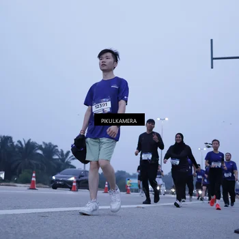 Runner Photo 7351315
