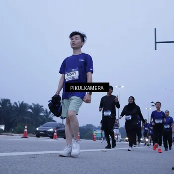 Runner Photo 7351344