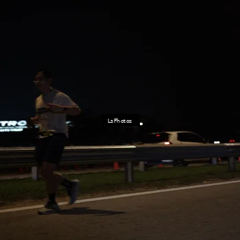 Runner Photo 7351400