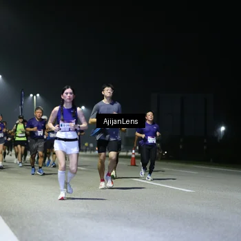 Runner Photo 7351411