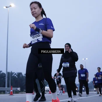 Runner Photo 7351510
