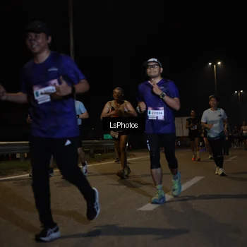 Runner Photo 7351595