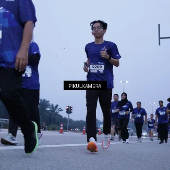 Runner Photo 7351754
