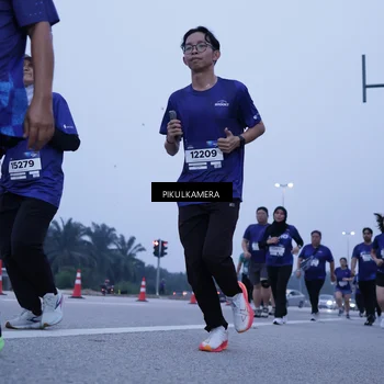 Runner Photo 7351794