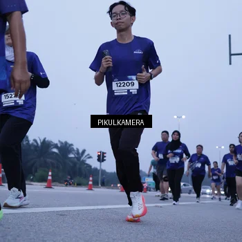 Runner Photo 7351810