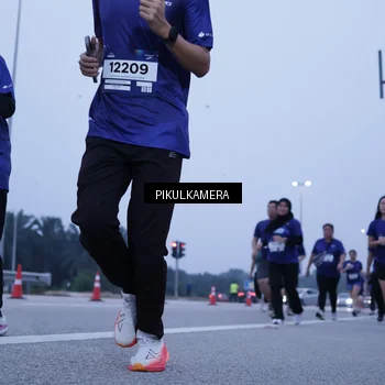 Runner Photo 7351840