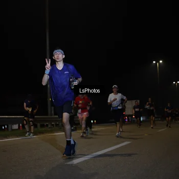 Runner Photo 7351846