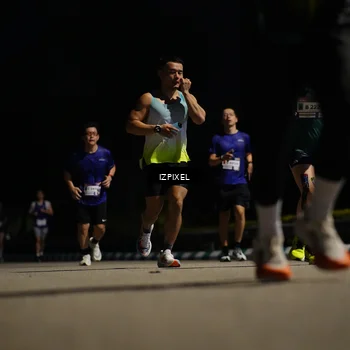 Runner Photo 7351881