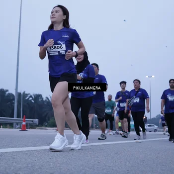Runner Photo 7351910