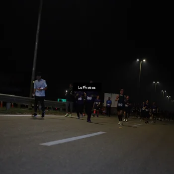 Runner Photo 7352000