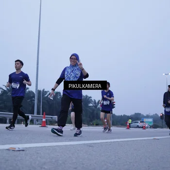 Runner Photo 7352364