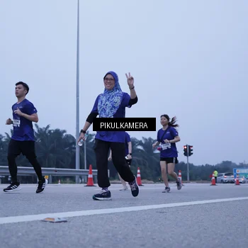 Runner Photo 7352409