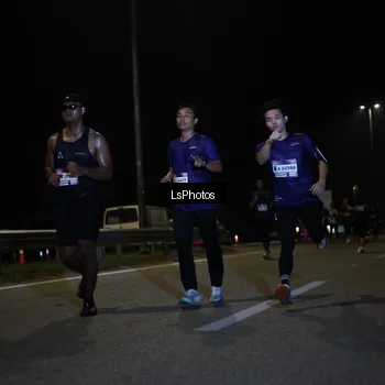 Runner Photo 7352718