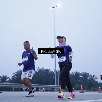 Runner Photo 7352742