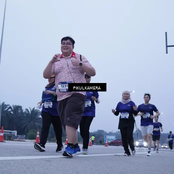 Runner Photo 7352831