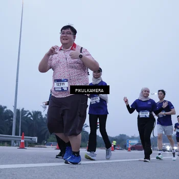 Runner Photo 7352836