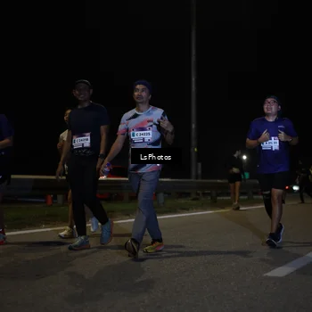 Runner Photo 7353000