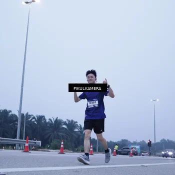 Runner Photo 7353041