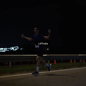 Runner Photo 7353053