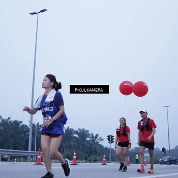 Runner Photo 7353371