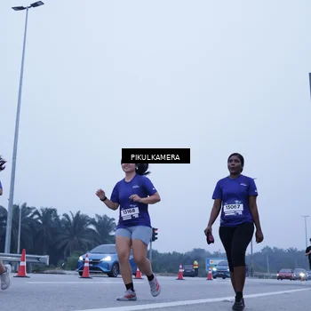 Runner Photo 7353443