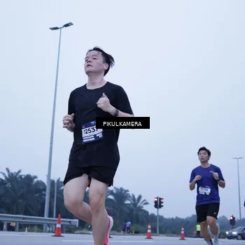 Runner Photo 7353597