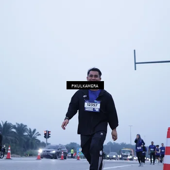 Runner Photo 7353990