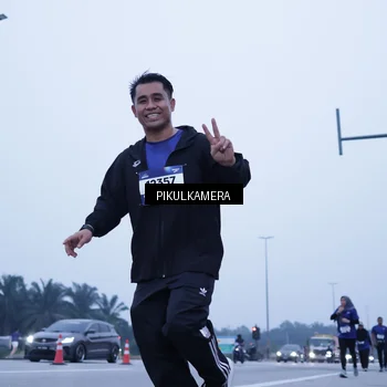 Runner Photo 7354000