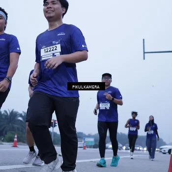 Runner Photo 7354306