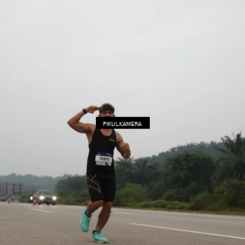 Runner Photo 7354411