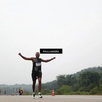 Runner Photo 7354967