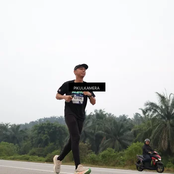 Runner Photo 7356102