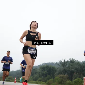 Runner Photo 7356160