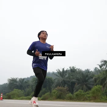 Runner Photo 7356338