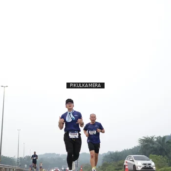 Runner Photo 7358023