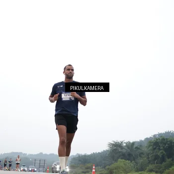 Runner Photo 7358111