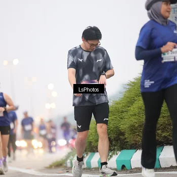 Runner Photo 7358899