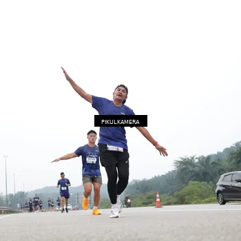 Runner Photo 7360506