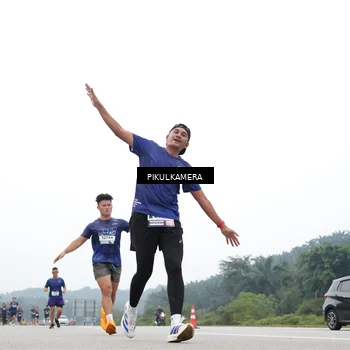 Runner Photo 7360513