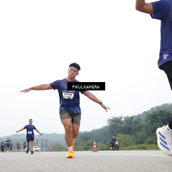 Runner Photo 7360639