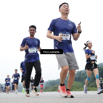 Runner Photo 7361700
