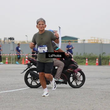 Runner Photo 7364742
