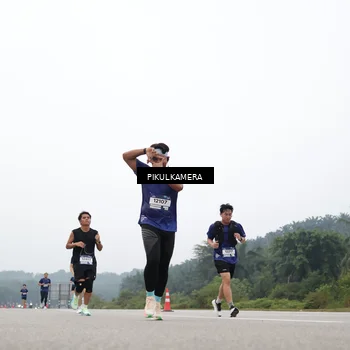 Runner Photo 7365849