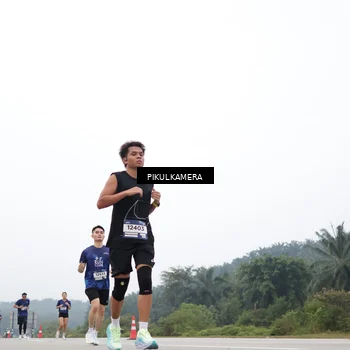 Runner Photo 7365892